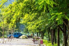 동강, 둥글바위, 층암절벽, 인심! 영월은 사람 잡아당기는 블랙홀