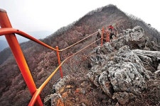 이 멋진 암릉을 다 망쳐 놓다니...vs산 잘타는 사람들만 즐기란 법 있나