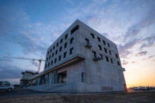 호텔인가 인공암벽장인가, 독특한 숙박업체