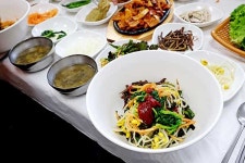 20가지 반찬 한 상이 1만 2,000원 [특집 봄은 땅끝에서 온다]