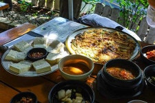 대전의 허파…큰 밭을 품은 산세 [지도 위를 걷다 보문산, 식장산]