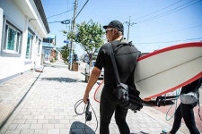 서핑은 문화…중장년층도 얼마든지 즐길 수 있어 [블랭크스 서프 허석환 대표 인터뷰]