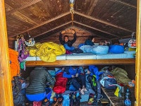 4,000m급 입문용 산 산장에 운좋게 딱 두 자리 [이진기의 알프스 365]