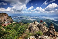 영남 인재의 절반을 잉태한 산 [느린 등산]