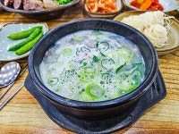 견훤이 성 쌓은 산에서  등산로 쓸고 닦는 어르신 [지도 위를 걷다]