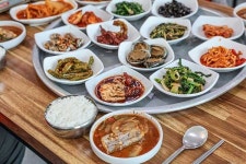 이 가격에 반찬 12가지…겁나게 맛나부러 [해남 실속 맛집 TOP 3]