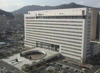 지방 국세청장, 재직중 1억원 수수혐의 구속