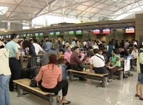 추석연휴 맞아 해외로!…여행객 10만명 북적