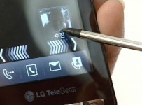 휴대전화 엄지족은 이제 옛말? 터치폰 원년