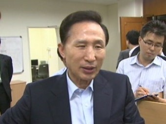 이 대통령 '대북특사 파견, 지금은 때가 아니다'