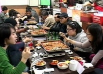순대타운으로 제2의 전성기 누리는 지동시장