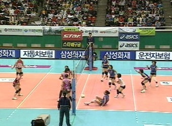 한일 여자배구 톱매치 흥국생명 사상 첫 승리!