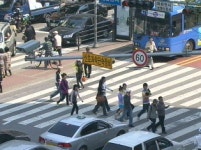 내년 7월부터 우측보행으로 전환, 본격 시행