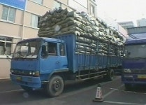 고립된 북한, 믿을 곳은 중국 뿐?…무역량 급증