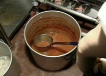 위생불량 출장뷔페 업소 16곳 적발, 불구속 입건