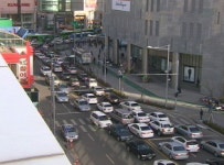 백화점 주변만 가면 교통정체…대책없는 서울시