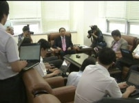 검사 스폰서 특검팀 '기소 대상' 두고 의견 분분