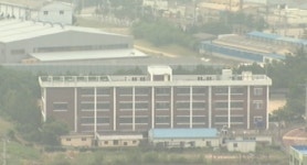 악취와 소음이…공장에 둘러싸인 초등학교