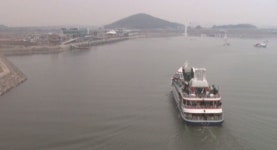 아라뱃길 시범운행…화물 수송 효과는 글쎄