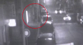 전봇대 뒤에 범인이…13초짜리 CCTV 있었다