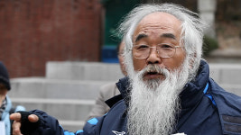 부상 입원치료 문정현 신부 퇴원