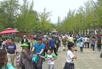 전국 어린이날 행사 풍성…고속도로는 몸살