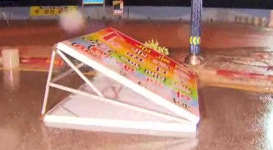 군산, 거센 비바람에 휘청…비상근무 촉각