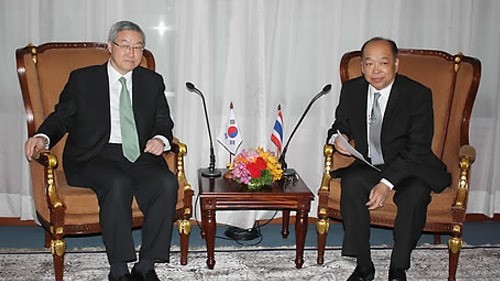한-태국 외교장관, 서울에서 친선 회담 개최하여 협력 강조