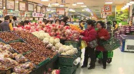 대형마트, 밤 10시 이후 영업 규제…논란