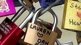 센강 다리 사랑의 자물쇠 사라질 위기