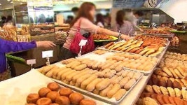 1시간 줄서야 맛봐 전통빵집 성공 비결은