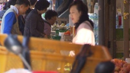 수십 년 일한 상인 내쫓는 전통시장 정비사업