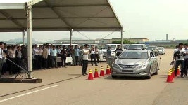급발진 사고 재연했지만…실마리도 못 잡아
