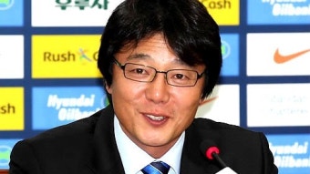 황선홍, 포항과 재계약…