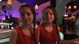 모스크바 쌍둥이 식당 기발한 마케팅 대박