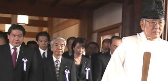 日 국회의원 159명, 야스쿠니 신사 집단 참배