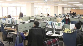 정부 세종 청사 업무 시작…어수선한 출근길