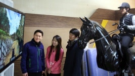 말띠 해 영천 운주산에 승마로봇 등장