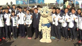 소치 하늘에 펄럭이는 태극기…공식 입촌식