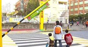 [수원] 수원시, 초등학교에 안전보행시스템 설치