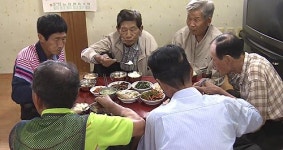농번기 공동급식 품앗이…회복되는 농촌 공동체