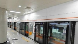 고속터미널역 3호선 열차 고장..한때 운행 지연