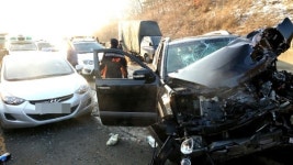 [현장 포토] 자갈 피하려다 고속도로 차량 9대 연쇄추돌