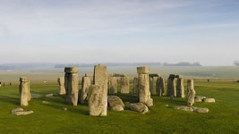 영국 거석유적 스톤헨지는 제단 떠받치던 기둥