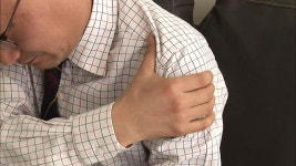 [취재파일] 어깨 속 석회덩어리…방치하다간 응급실행