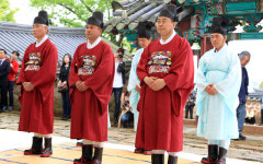 [슬라이드 포토] 통영 충렬사서 470주년 충무공 탄신제 거행