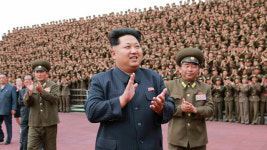 김정은, 원산고아원 완공 기념사진 촬영…김여정도 참석