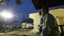 [슬라이드 포토] 연천 대피소 주민들 뜬 눈으로 밤샘