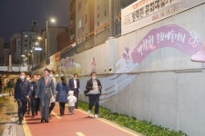 도봉구 주민과 함께 만든 방학천 사계절 벽화 구경 오세요