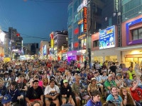 잼버리 대원들, 홍대 레드로드 열정으로 물들여